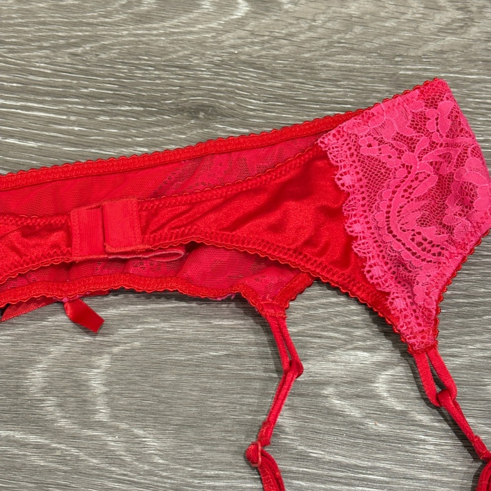 Victoria's Secret Deadstock '10 Red Pink Lace Satin Garter Belt M/L New Coquette - Picture 8 of 13